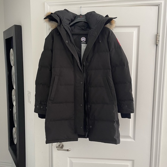 Canada Goose Jackets & Blazers - Canada Goose thigh length Shelburne Parka winter Jacket in size small
